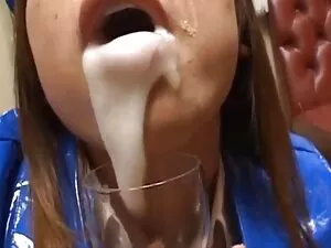 Giovane ragazza otti ...