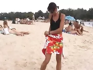 Ragazza danza su cas ...