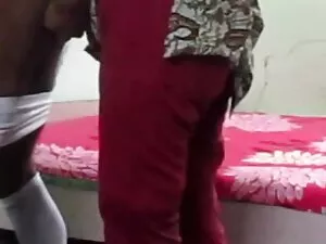 Niger scopa un casal ...